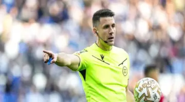 حكم لقاء برشلونة وأوساسونا في الدوري الإسباني